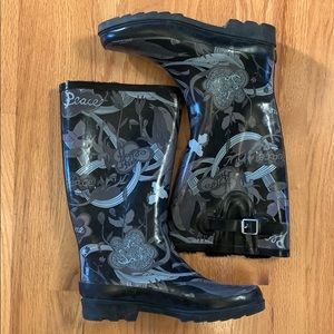 SakRoots Peace Print Rain Boot